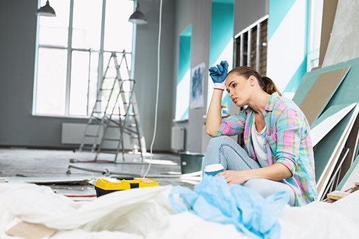 Tampa Lady Strugling Painting Own House Thinking of Hiring Residential Painters Offering Interior Painting